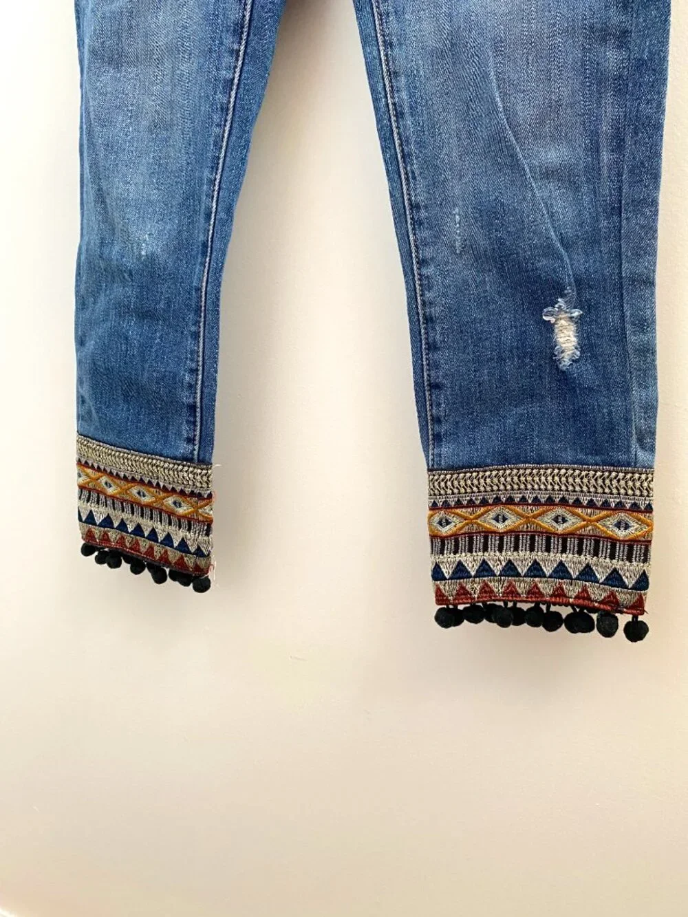 Blank NYC Medium Wash Distressed Ankle Detail Jeans Size 25
